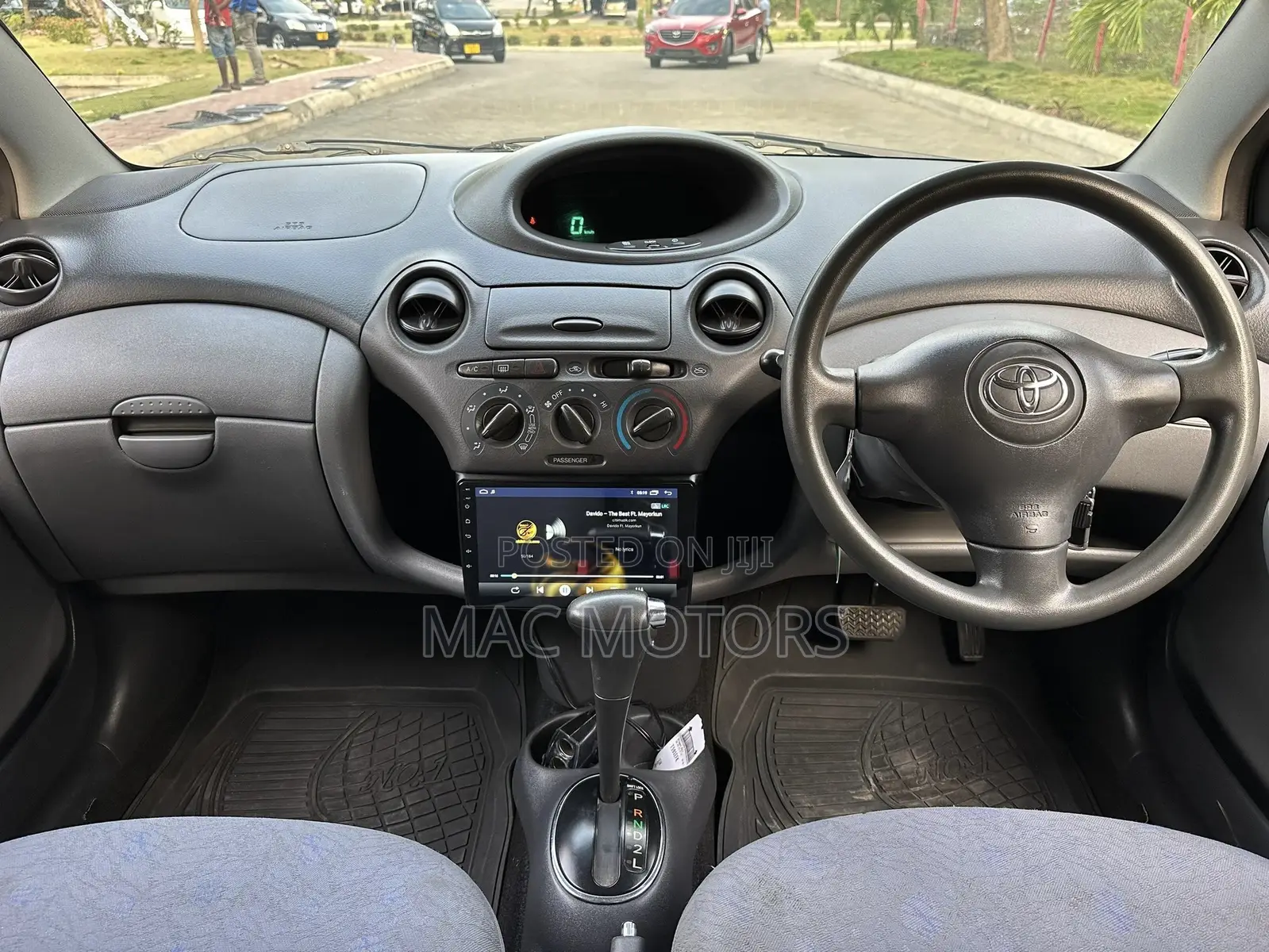 Toyota Vitz 2003 Silver