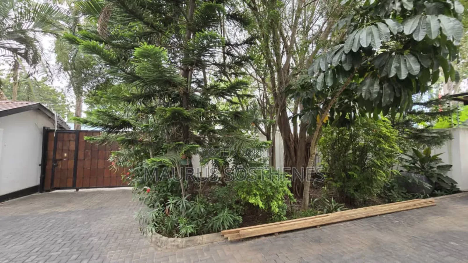 Furnished 5bdrm Mansion in Mikocheni B for sale
