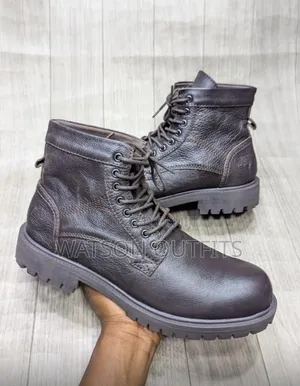 Buti Very Fashional or Boots Smart