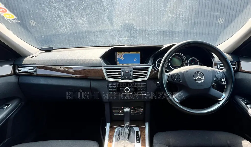 Mercedes-Benz E250 2009 Silver