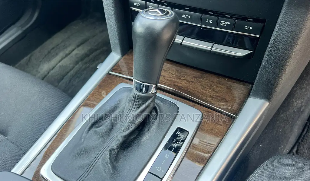 Mercedes-Benz E250 2009 Silver