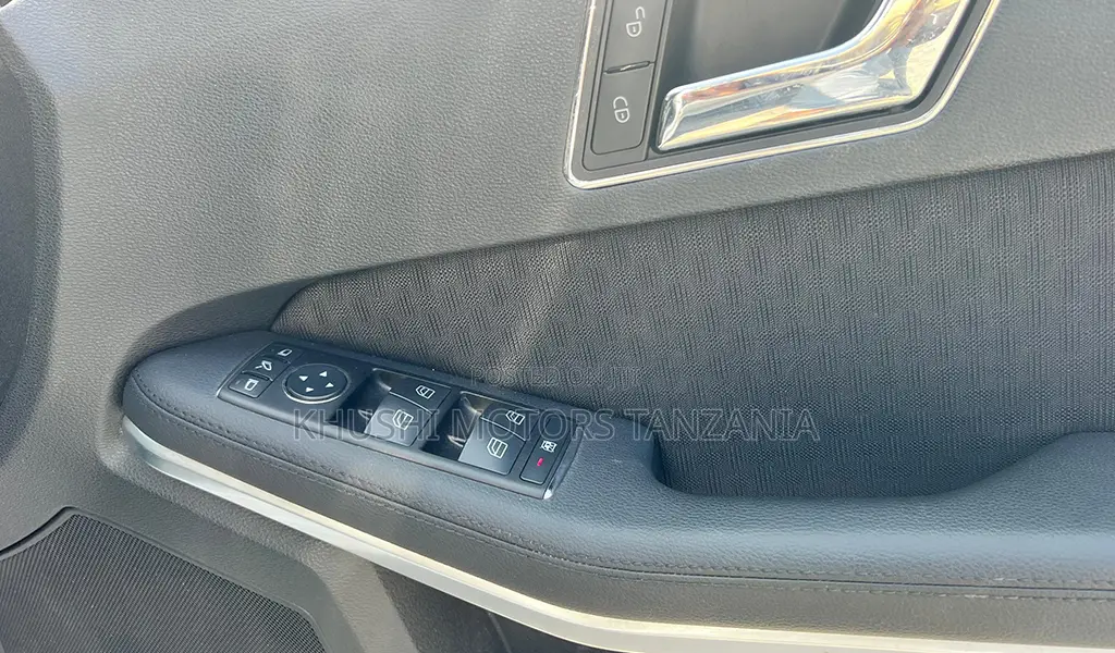 Mercedes-Benz E250 2009 Silver