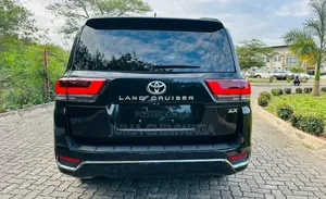 Toyota Land Cruiser 2023 Black