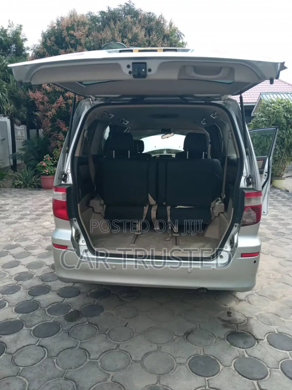 Toyota Alphard 2005 Silver