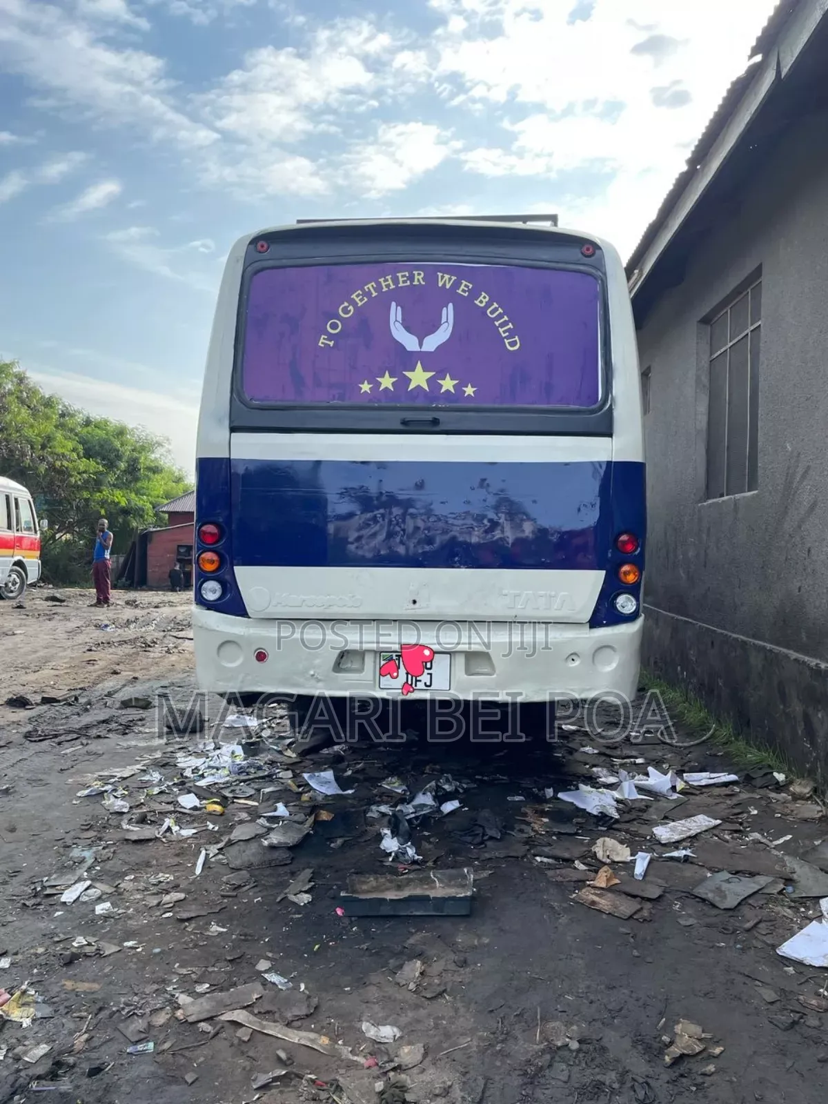 Tata Starbus Ultra Skool 2000 Blue