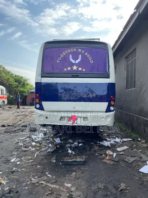 Tata Starbus Ultra Skool 2000 Blue