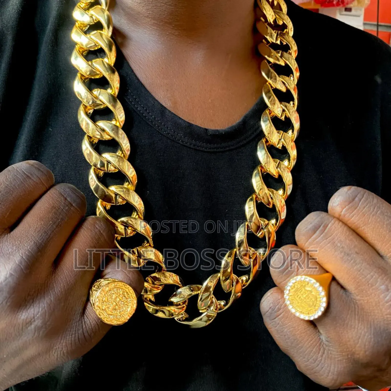 Chain and Ring in a Set