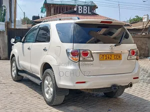 Toyota Fortuner 2009 White