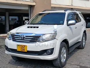 Toyota Fortuner 2009 White