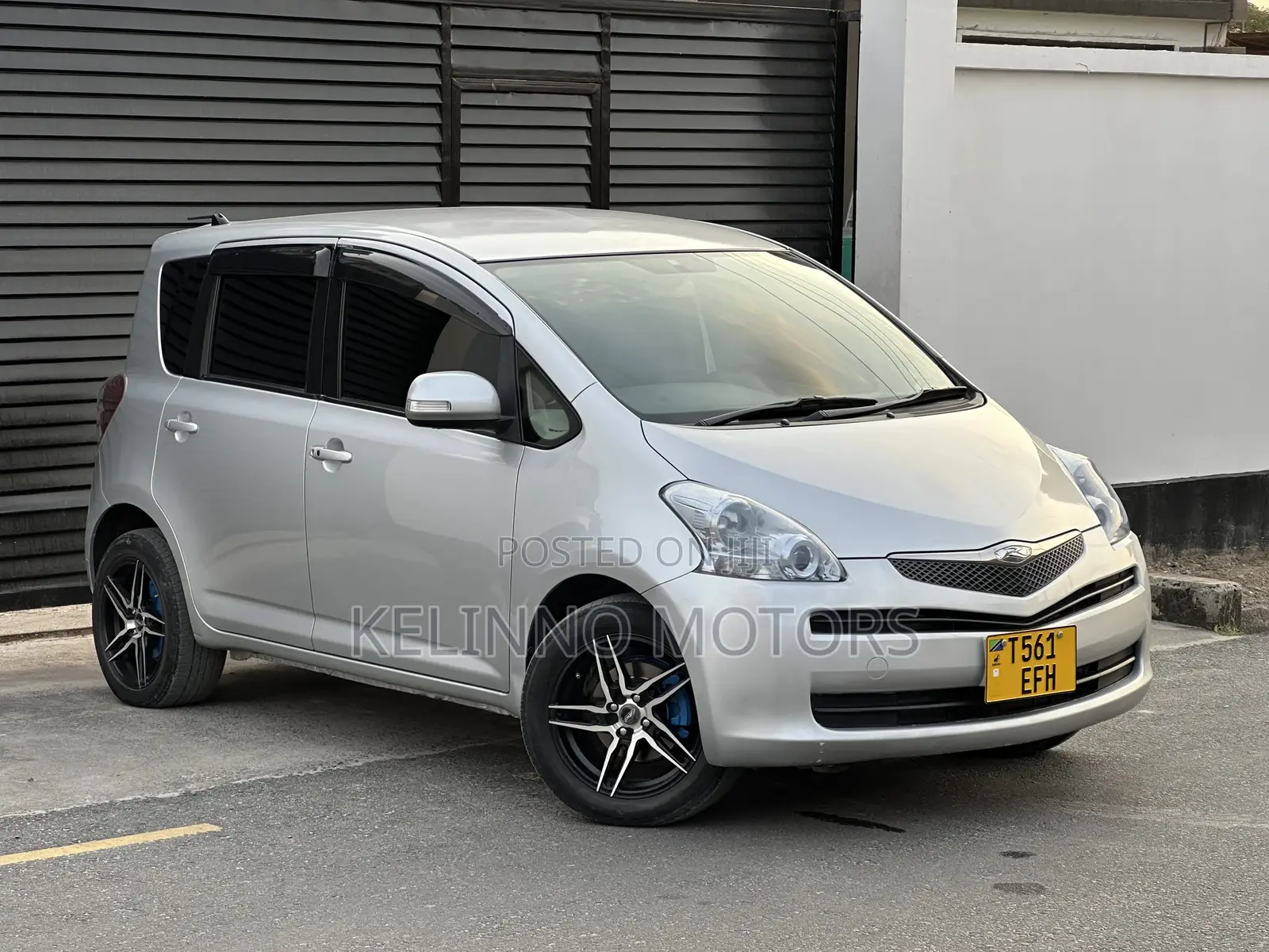 Toyota Ractis 2008 Silver