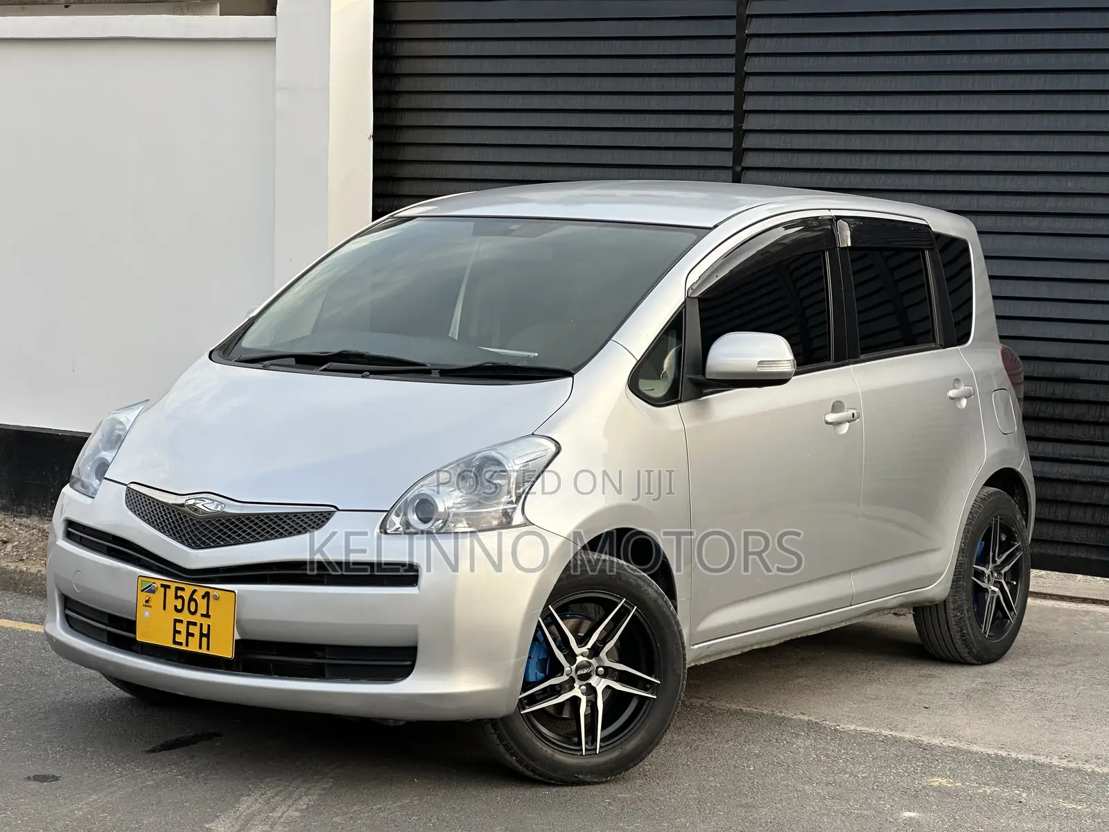Toyota Ractis 2008 Silver