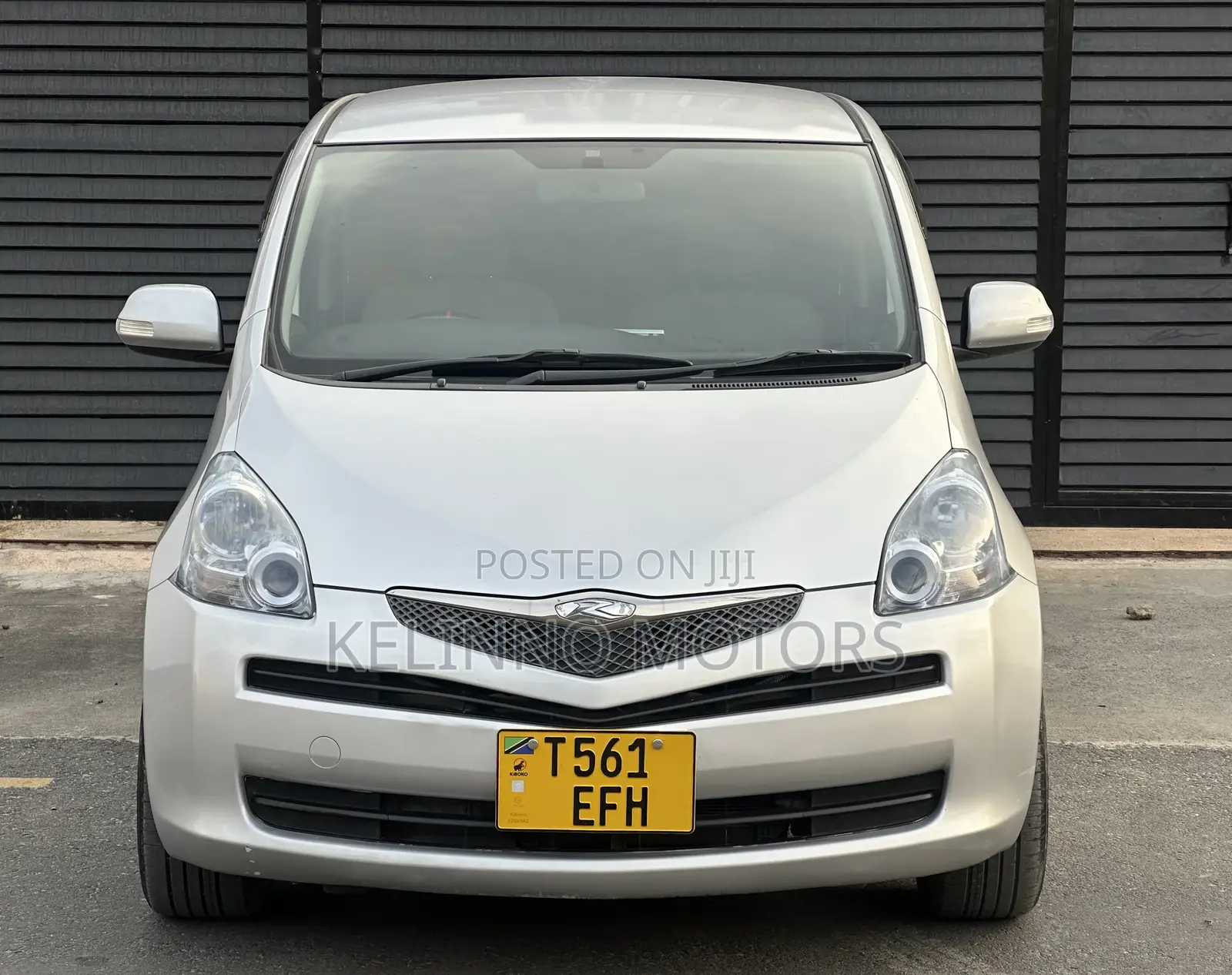 Toyota Ractis 2008 Silver