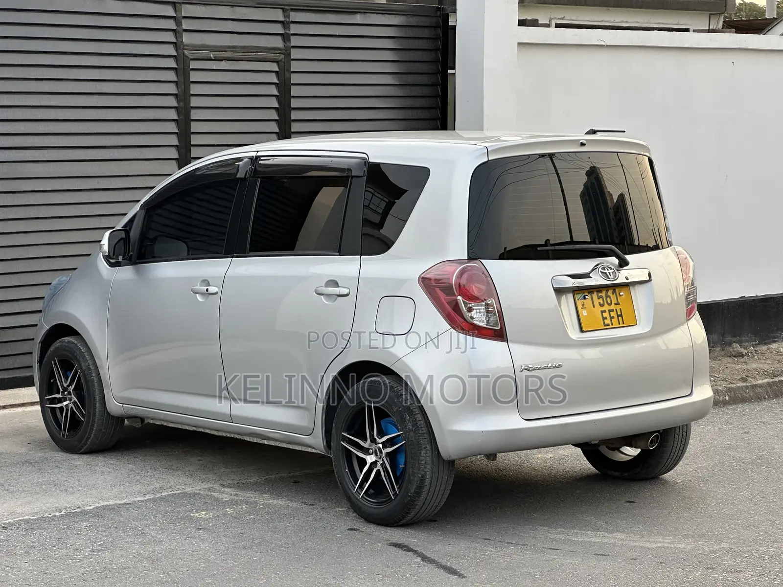 Toyota Ractis 2008 Silver