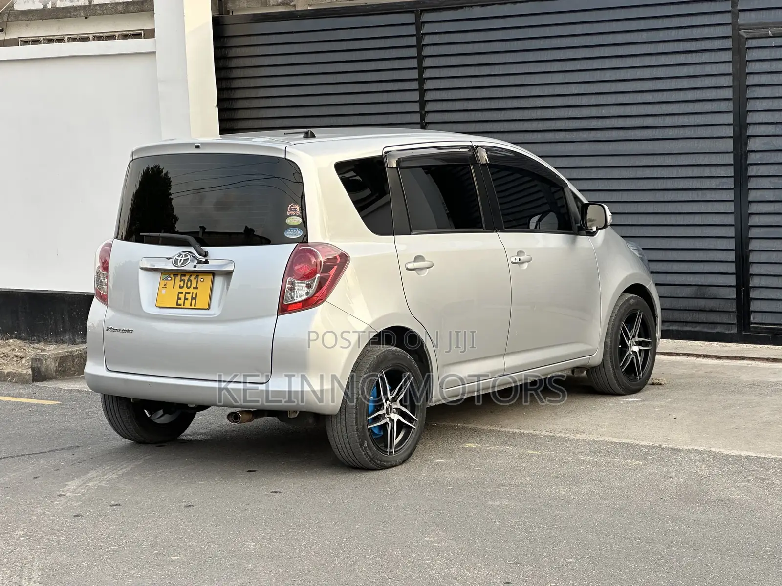 Toyota Ractis 2008 Silver