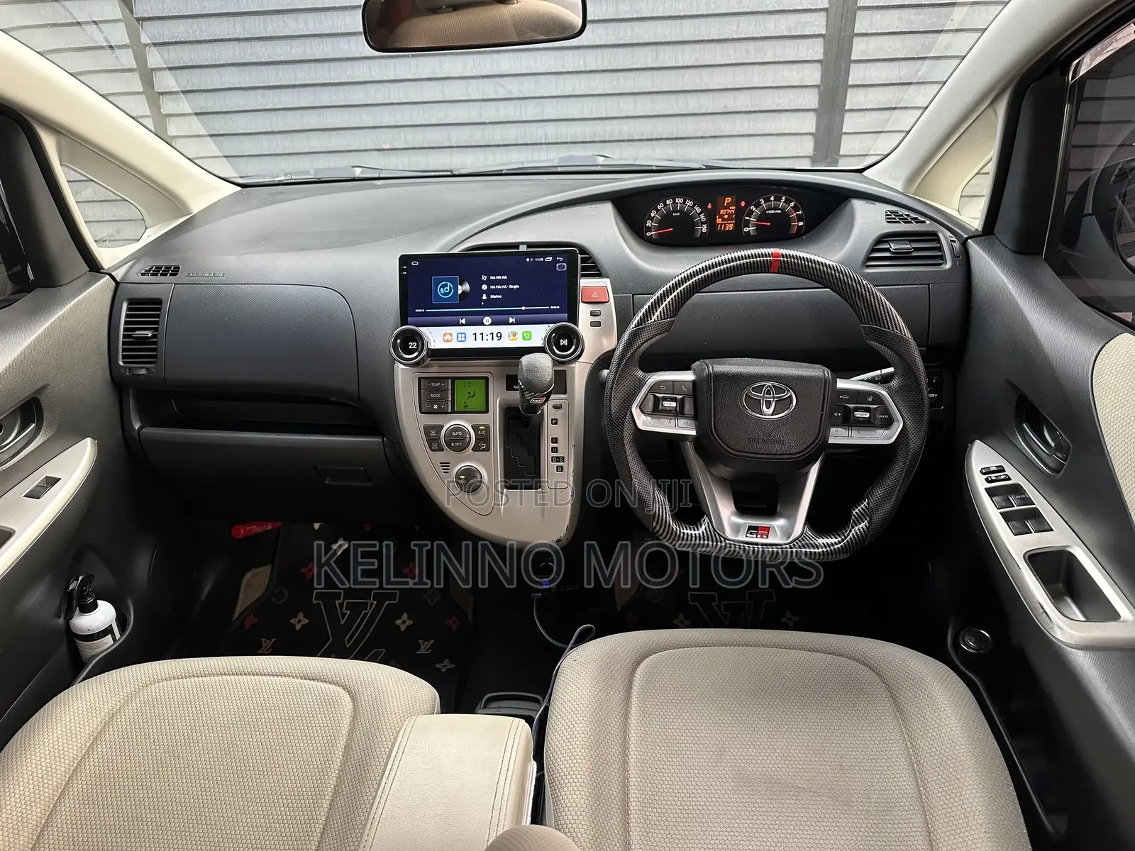 Toyota Ractis 2008 Silver