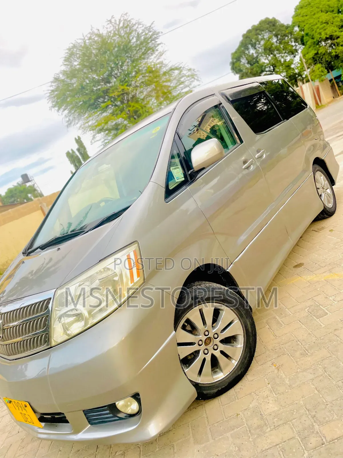Toyota Alphard 2.4 Petrol AWD 2004 Gold