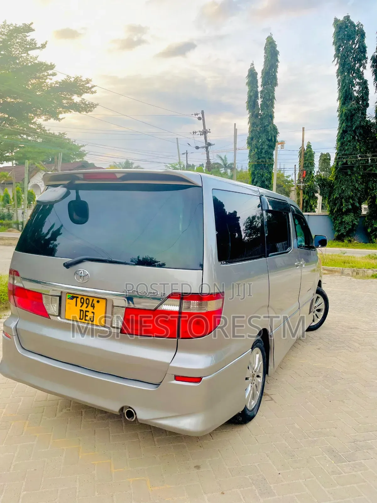 Toyota Alphard 2.4 Petrol AWD 2004 Gold