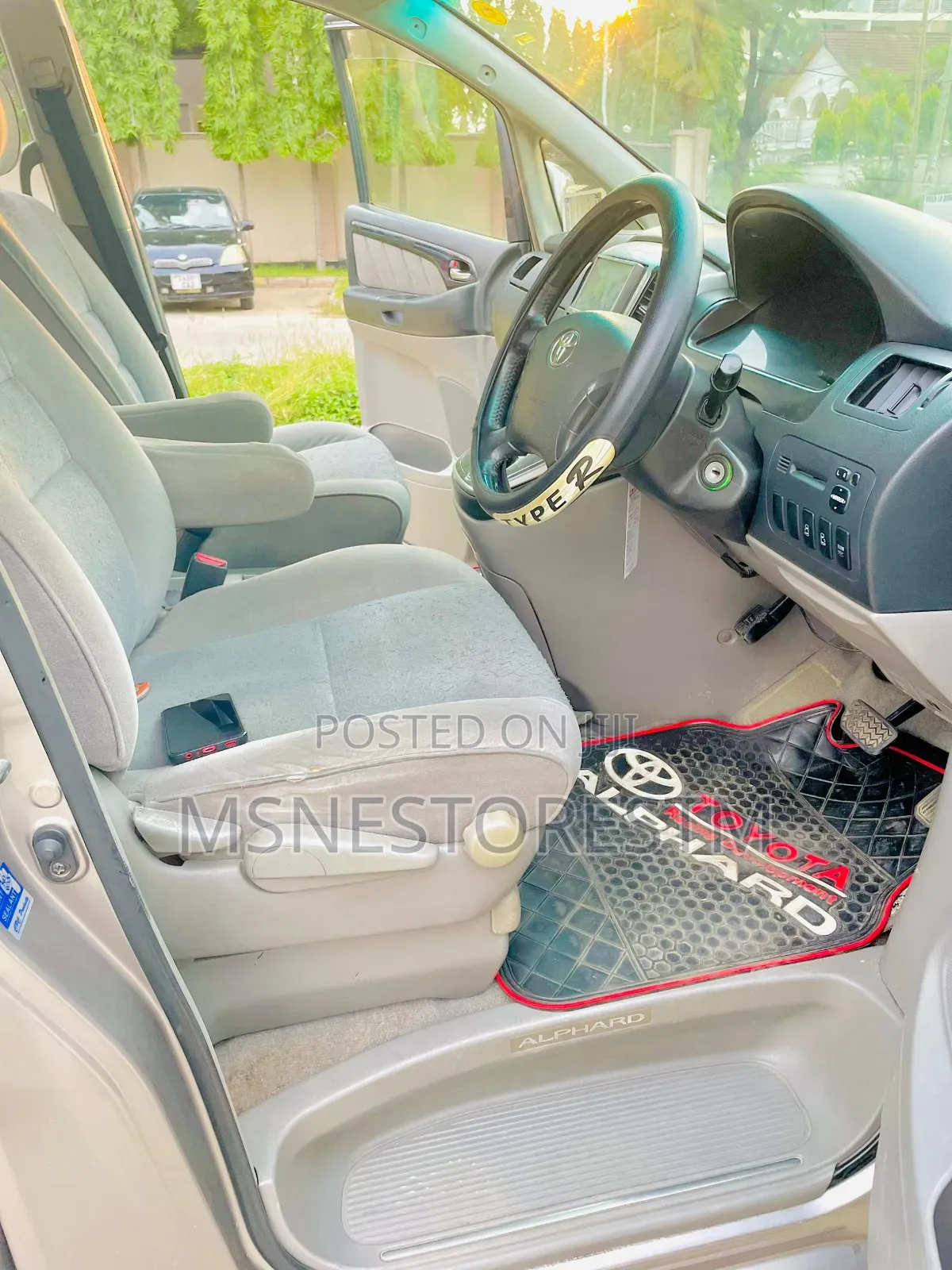 Toyota Alphard 2.4 Petrol AWD 2004 Gold