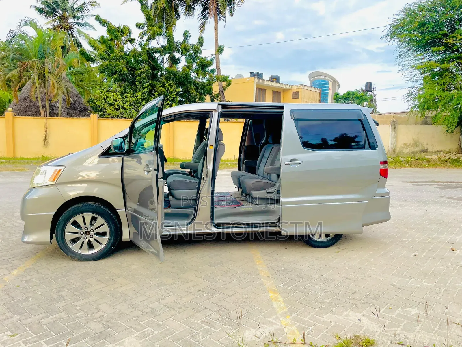 Toyota Alphard 2.4 Petrol AWD 2004 Gold