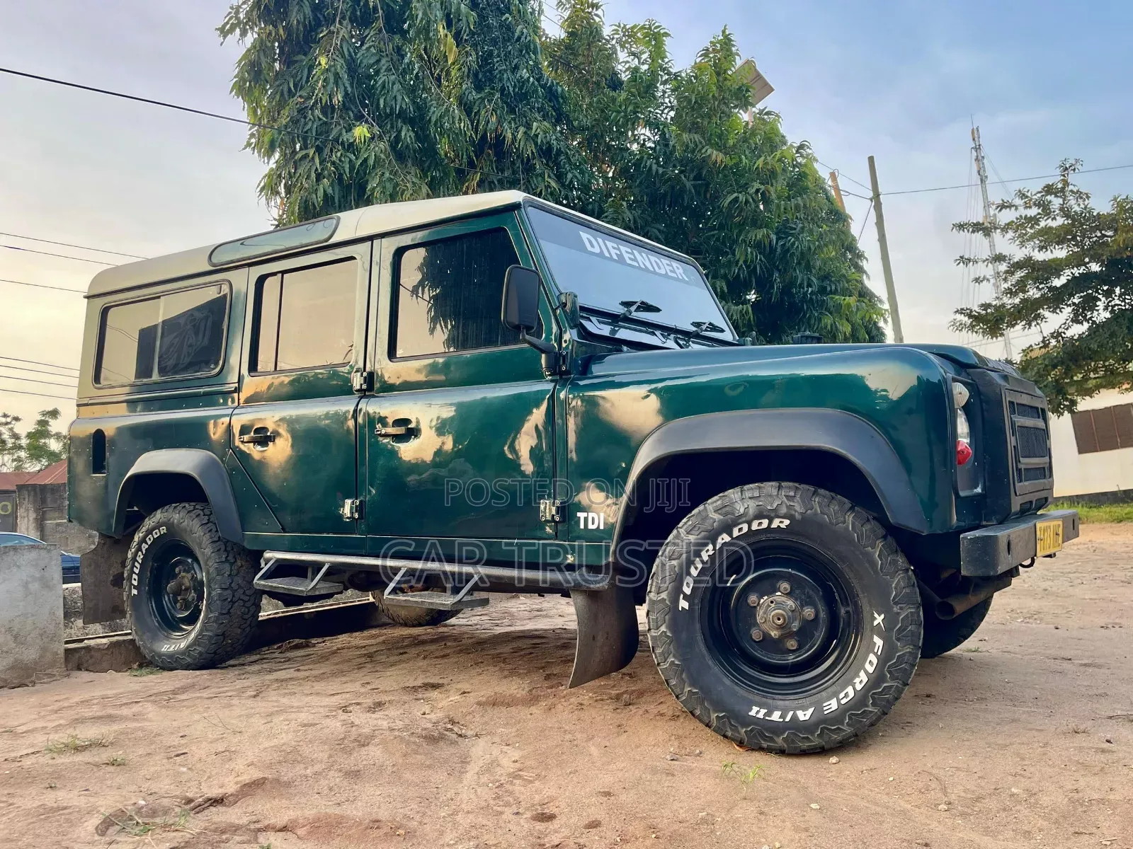 Land Rover Defender 1999 Green