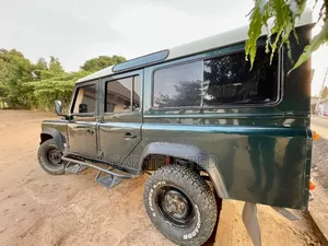 Land Rover Defender 1999 Green
