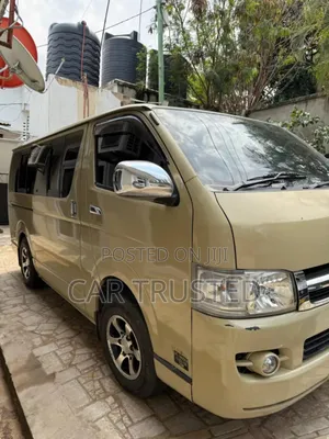 Toyota HiAce 2010 Beige
