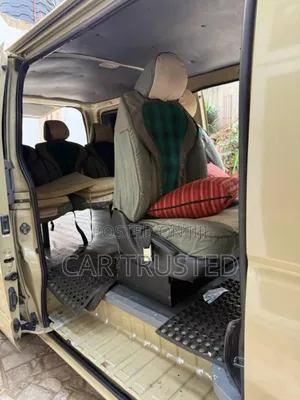 Toyota HiAce 2010 Beige