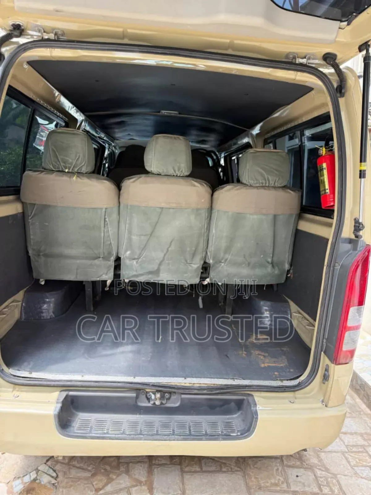 Toyota HiAce 2010 Beige