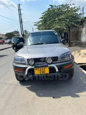 Toyota RAV4 Base 4x4 1999 Silver