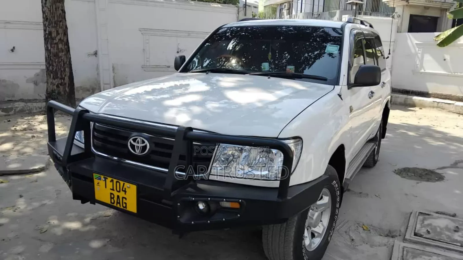 Toyota Land Cruiser 90 1998 White