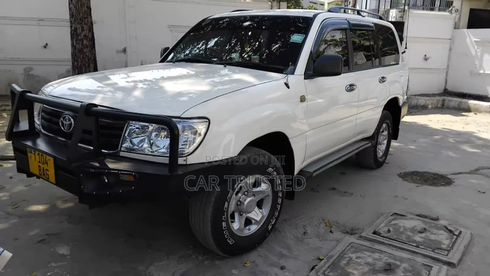 Toyota Land Cruiser 90 1998 White