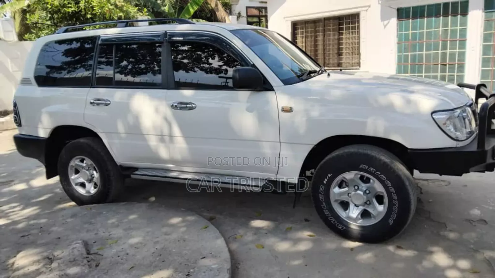 Toyota Land Cruiser 90 1998 White