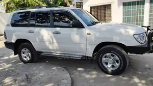 Toyota Land Cruiser 90 1998 White