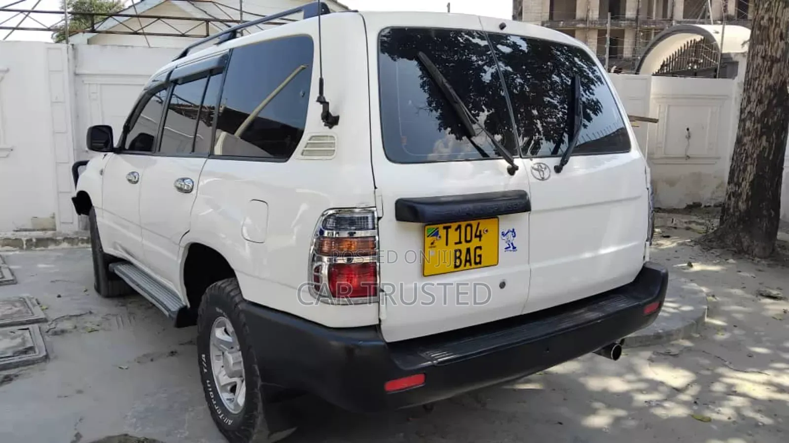 Toyota Land Cruiser 90 1998 White
