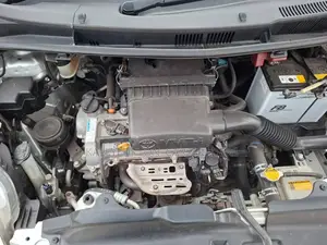 Toyota Ractis 2006 Silver