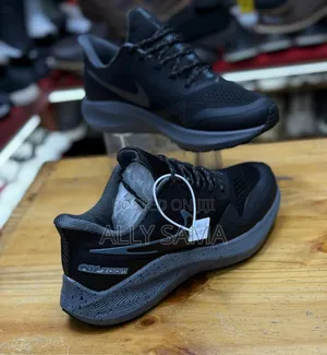 Men's Sneakers Nikeair Zoom