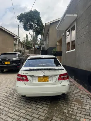 Mercedes-Benz E300 2011 White