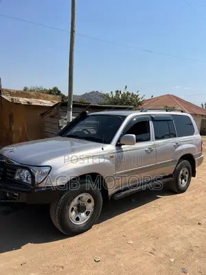 Toyota Land Cruiser 2004 Silver