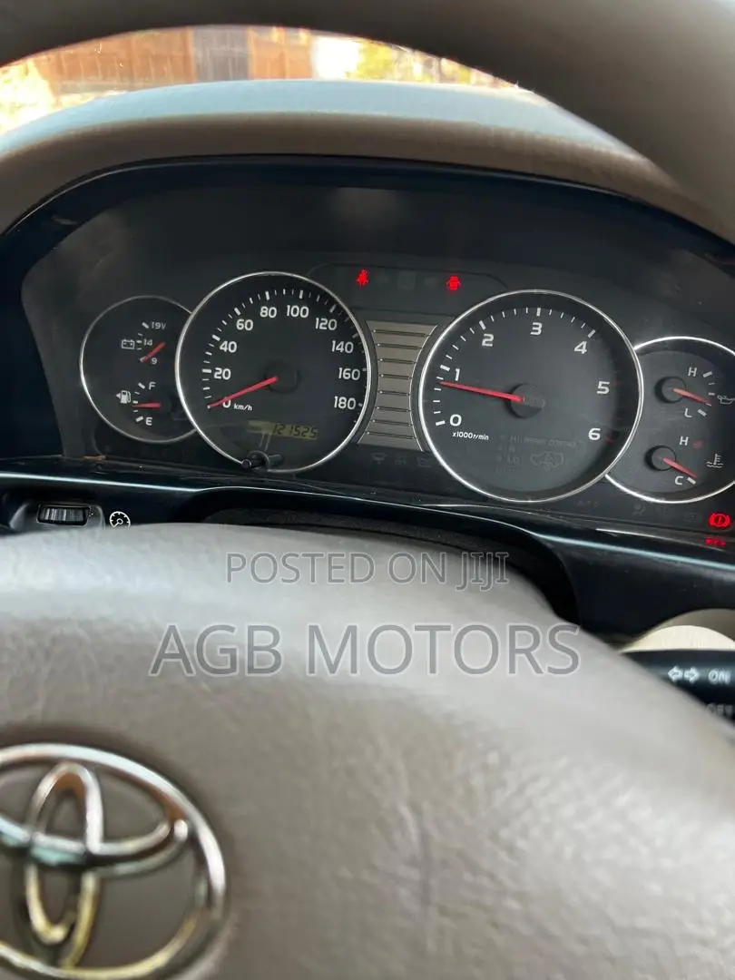 Toyota Land Cruiser 2004 Silver