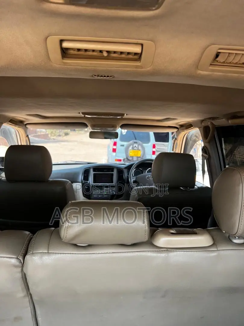 Toyota Land Cruiser 2004 Silver