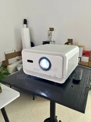 Cubelite Mini Smart Projector 1080p 1500 Ansi Lumens (3600 Led Lumens)