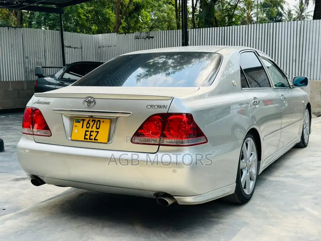 Toyota Crown Royale 2005 Silver