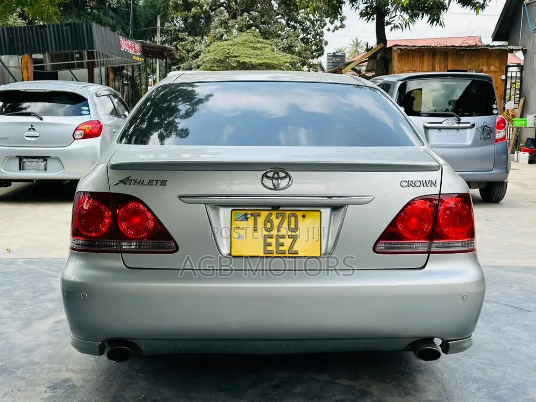 Toyota Crown Royale 2005 Silver