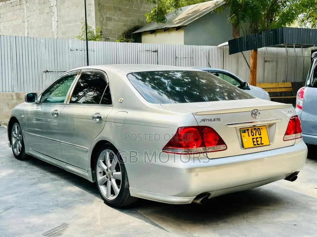 Toyota Crown Royale 2005 Silver