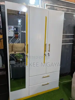 Kabati Threee Door