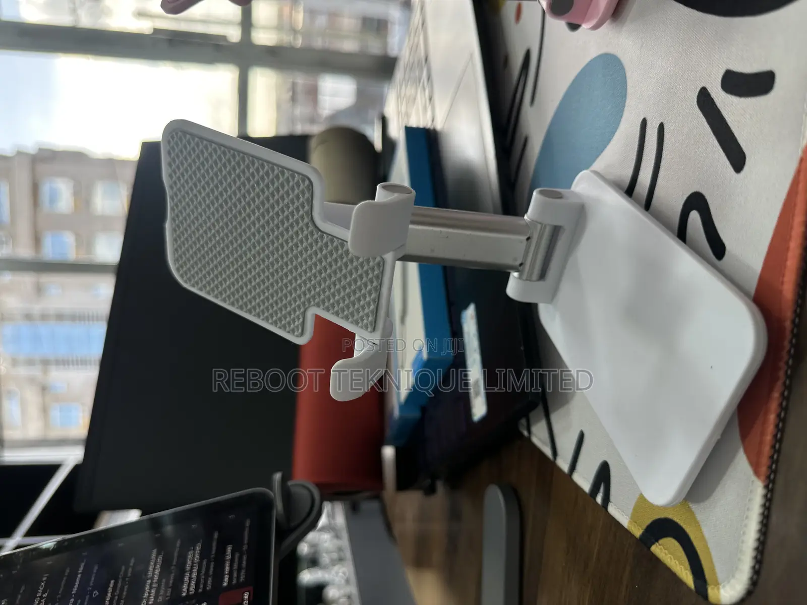 Plastic Mobile Stand