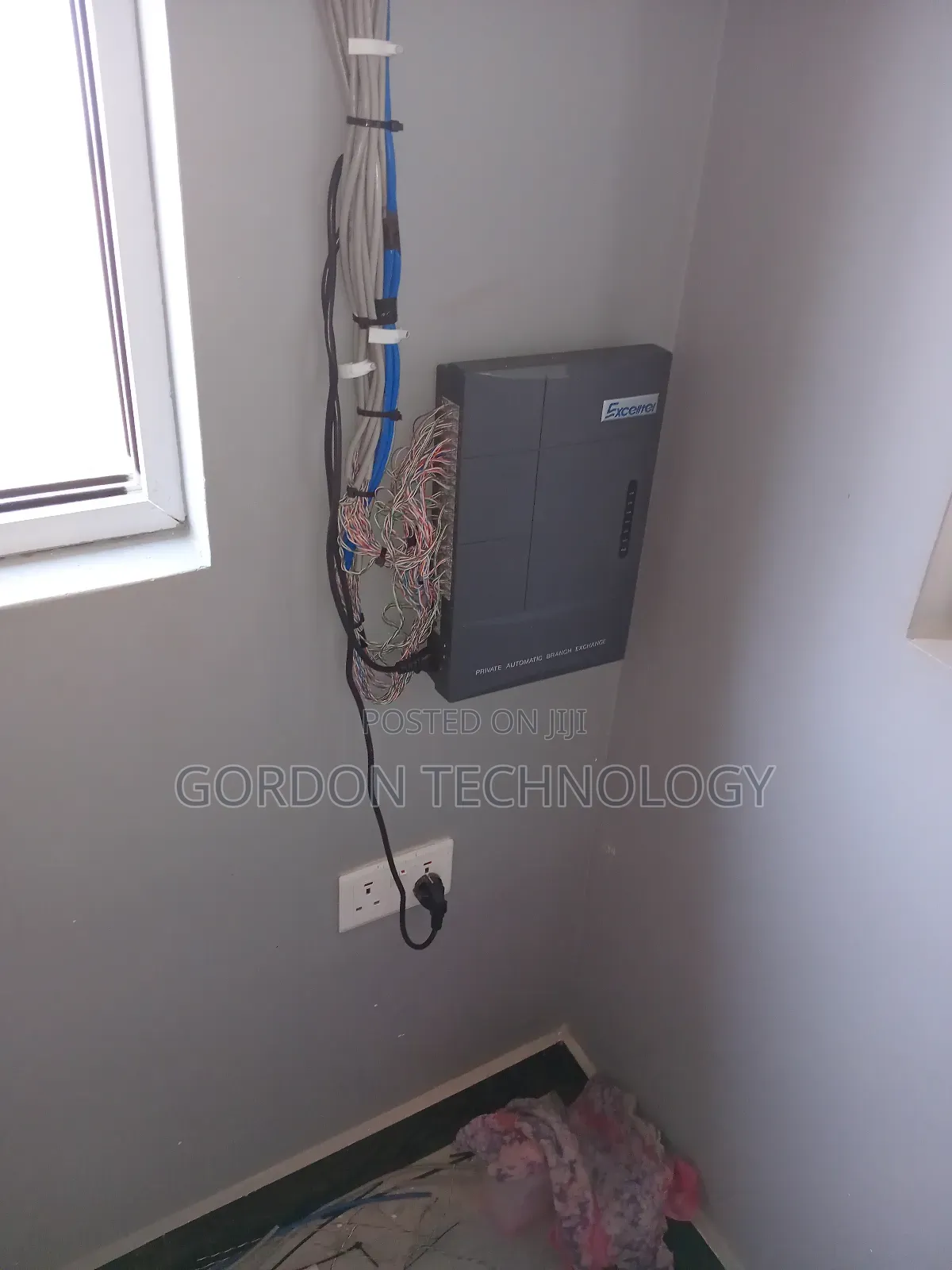 Tunafunga System Za Simu KTK Vyumba Vya Hoteli Au Ofisi.