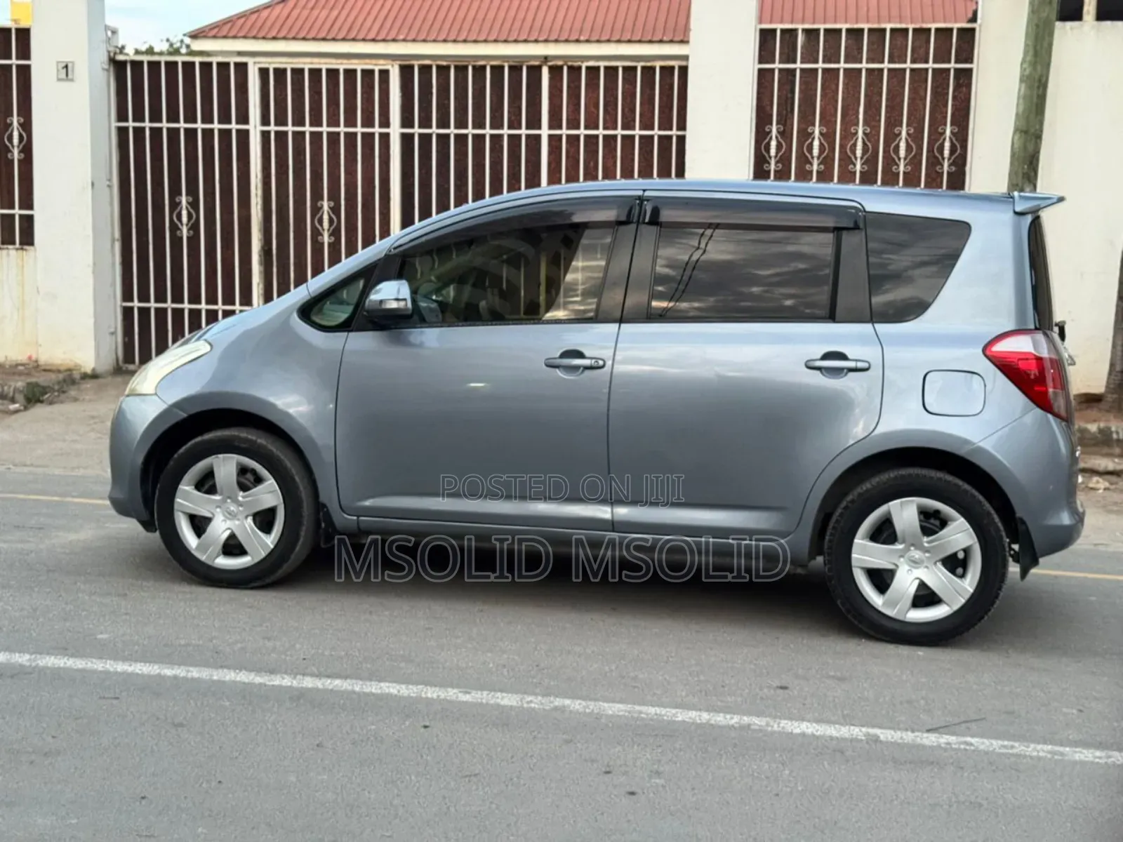 Toyota Ractis 2008 Gray