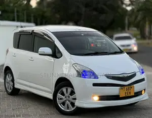 Toyota Ractis 2005 White
