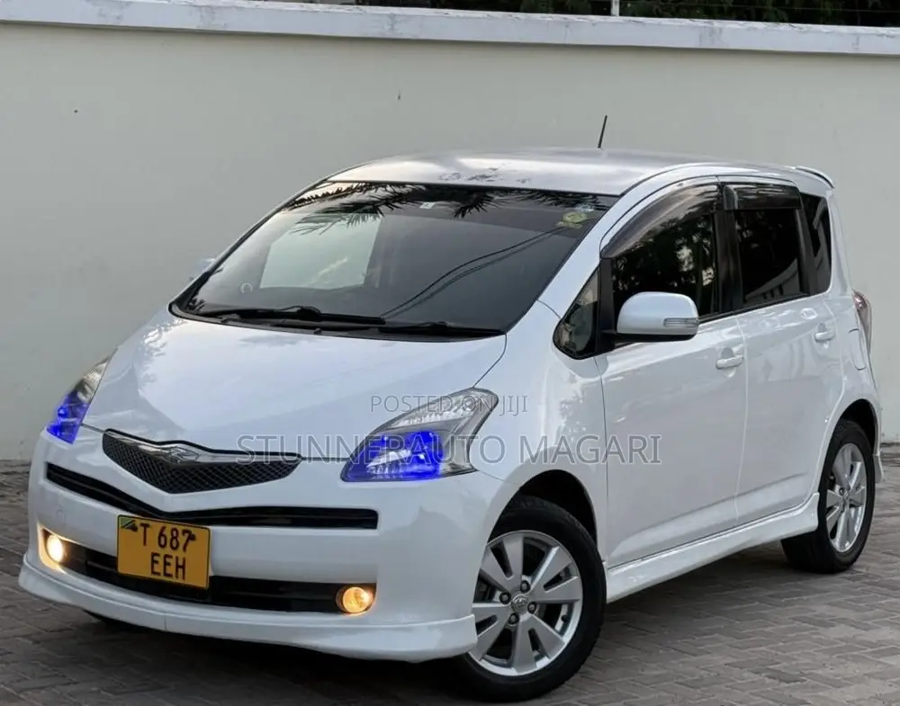 Toyota Ractis 2005 White